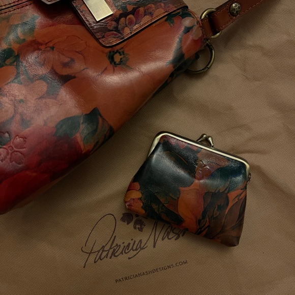 Patricia Nash Larone leather shoulder bag and coin purse - Picture 3 of 6